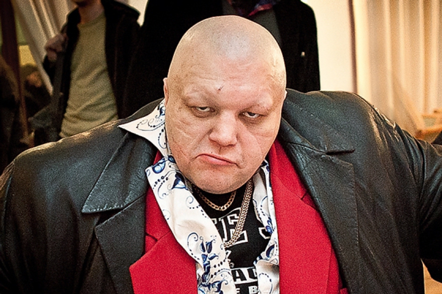 Пожглядывание за артистами