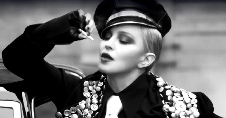 Мадонна возглавила революцию в новом видео