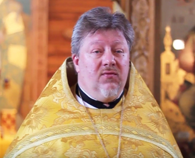 Александр Невзоров опубликовал видео с поющим «Мурку» священником