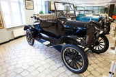 Знаменитый Ford T, известный также как «Жестянка Лиззи», —
первый массовый автомобиль в истории
