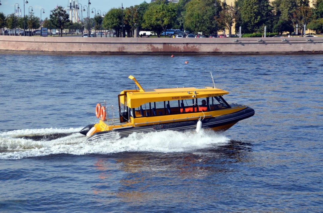 Водный транспорт на волге