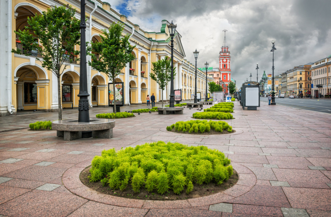 фонари на дворцовой площади