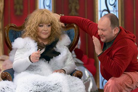 http://www.sobaka.ru/images/imglib/magimg/84/backstage_pugacheva.jpg