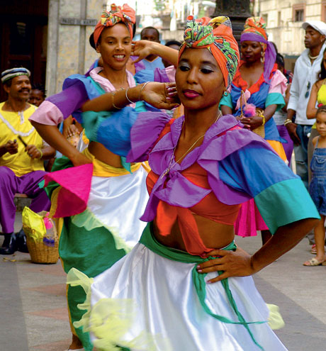 Кубинцы танцуют всегда, даже когда просто стоят