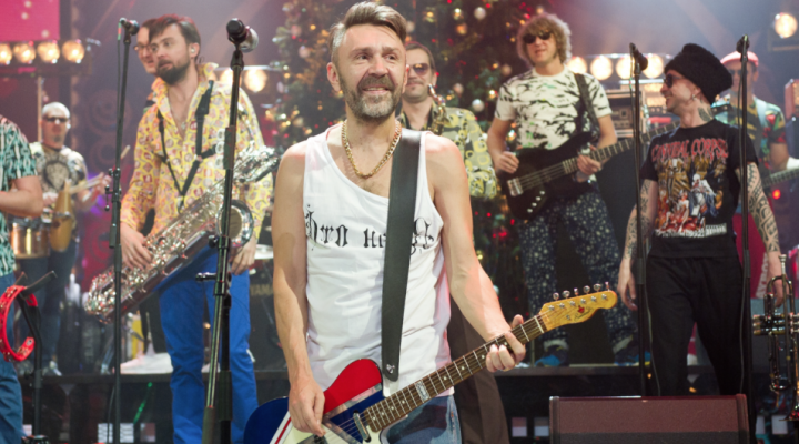 pervym oficialnym massovym