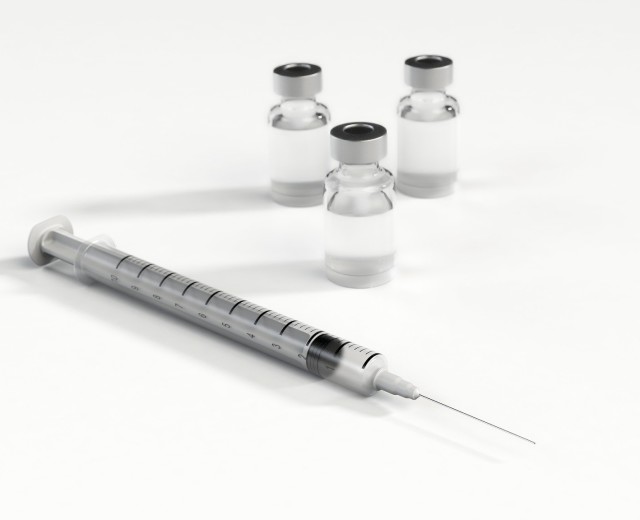 Губернатор поручил обеспечить бесперебойную поставку противоковидной вакцины в Новосибирскую область