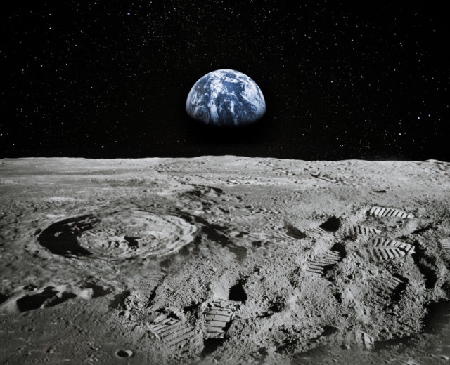 «Роскосмос» высадит человека на Луну за 1,7 млрд рублей