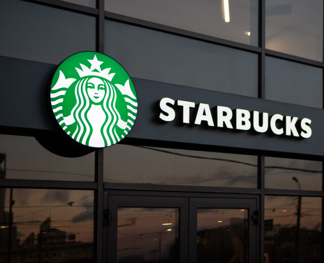 Starbucks пообещала вернуть деньги российским клиентам с карт лояльности